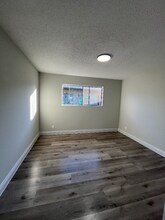 1240 W 105th St in Los Angeles, CA - Building Photo - Building Photo