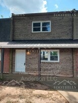 208 N Major Rd in Belton, SC - Building Photo