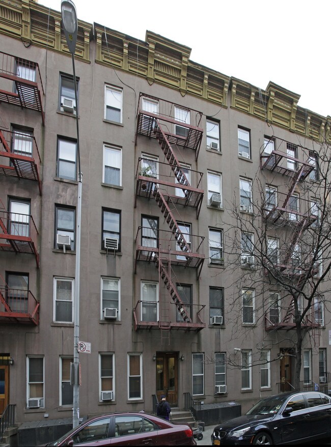 348 East 65th Street in New York, NY - Building Photo - Building Photo