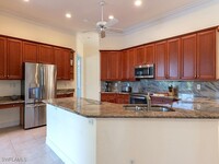 657 Soliel Dr in Naples, FL - Foto de edificio - Building Photo