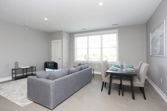 Heritage Place in Grand Rapids, MI - Building Photo - Interior Photo