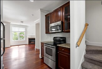 400 W Rosemary St in Chapel Hill, NC - Building Photo - Building Photo