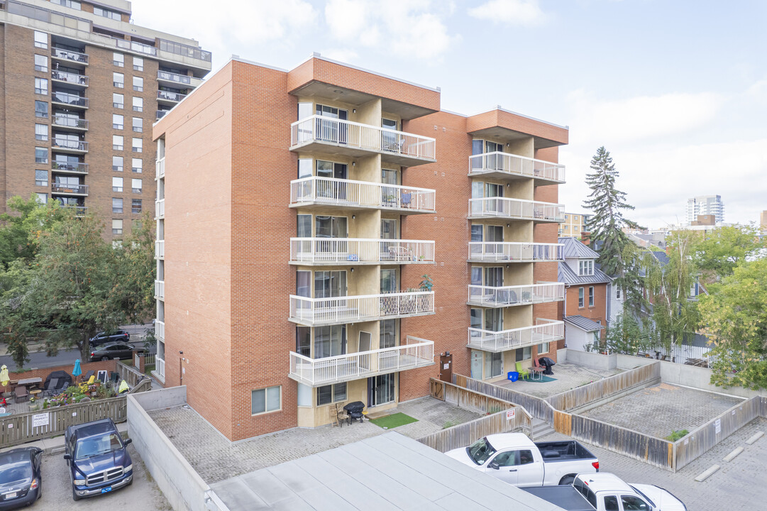 Brompton House in Calgary, AB - Building Photo