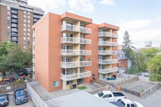 Brompton House in Calgary, AB - Building Photo - Primary Photo