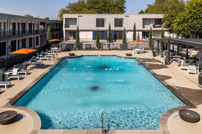 The Ashley at Bluffview Apartments