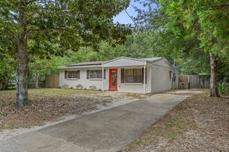 406 Ed St in Fort Walton Beach, FL - Foto de edificio - Building Photo