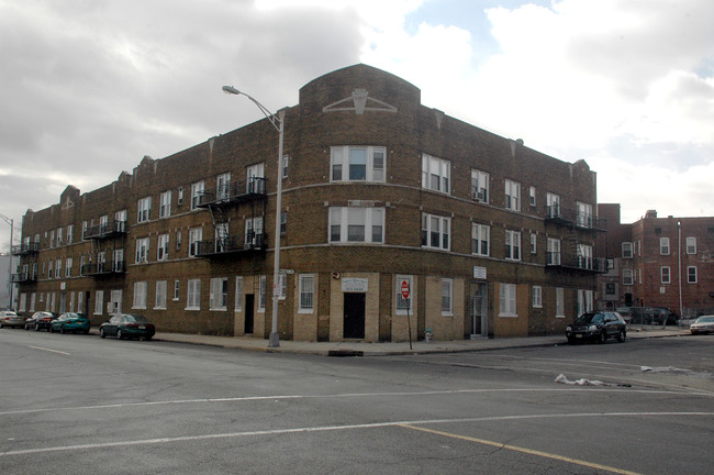 Ampere Apartment Plaza in East Orange, NJ - Building Photo - Building Photo