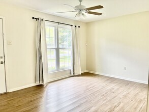 555 Burgin Ave in Baton Rouge, LA - Building Photo - Building Photo