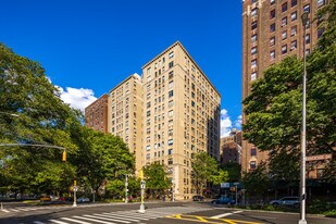 320 Riverside Dr in New York, NY - Building Photo