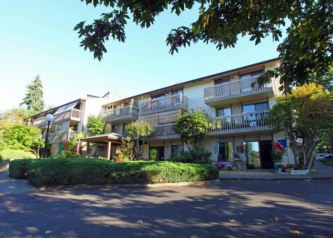 Winslow Arms in Bainbridge Island, WA - Building Photo - Building Photo