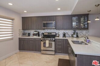 6205 1/2 Nita Ave in Los Angeles, CA - Building Photo - Building Photo