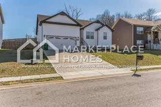 534 Somerset Ln in Clarksville, TN - Building Photo - Building Photo