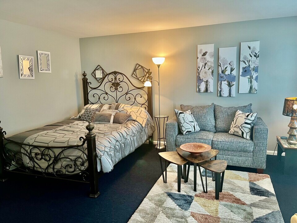 12520 Edgewater Dr, Unit #902 in Lakewood, OH - Foto de edificio