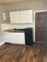 16 E Main St, Unit # 1B in Lake Zurich, IL - Building Photo