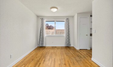 2530 SW 325th Pl in Federal Way, WA - Building Photo - Building Photo
