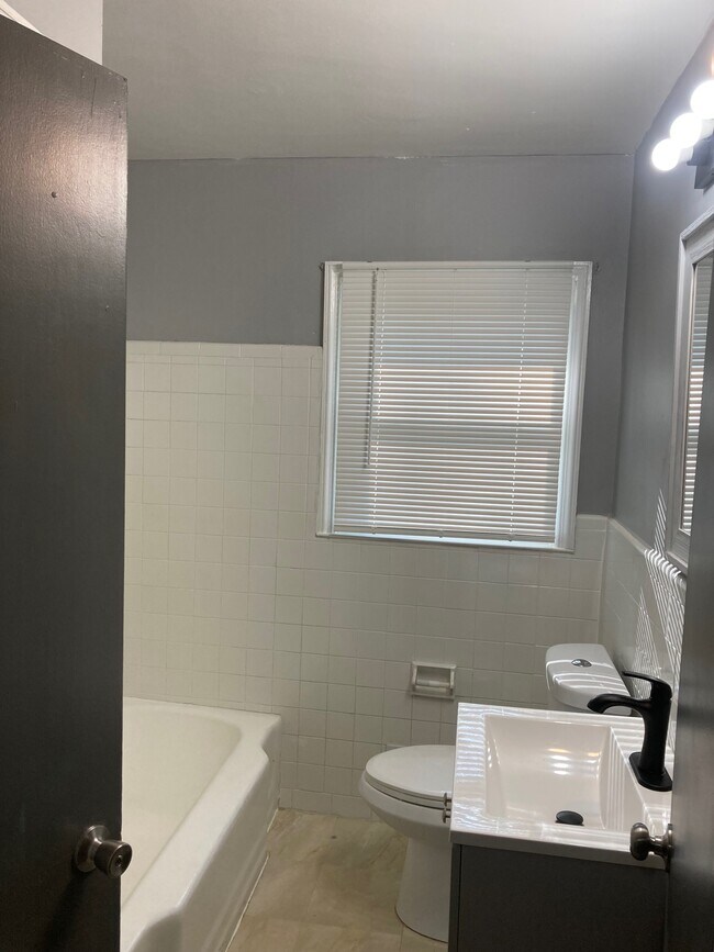 1089 Longshore Dr in Decatur, GA - Building Photo - Building Photo