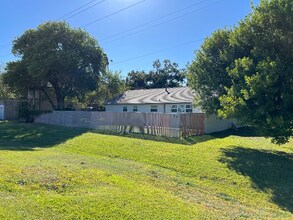 1 10th Ave N in Texas City, TX - Building Photo - Building Photo