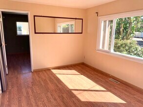 6815 Moeser Ln, Unit 6815 Moeser Lane Unit C in El Cerrito, CA - Foto de edificio - Building Photo