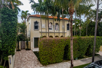 326 Chilean Ave in Palm Beach, FL - Foto de edificio - Building Photo