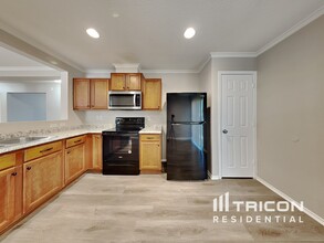 9839 Barhill Bay in San Antonio, TX - Building Photo - Building Photo