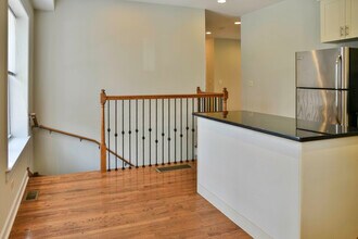 855 Cornelia W Ave, Unit 1e in Chicago, IL - Foto de edificio - Building Photo