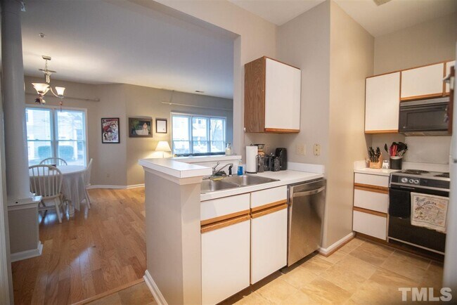 1001 Brighthurst Dr in Raleigh, NC - Building Photo - Building Photo