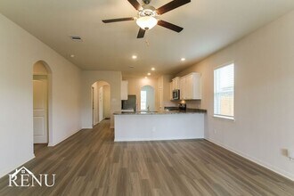 10495 Red Cardinal Dr in Cleveland, TX - Building Photo - Building Photo