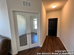 338 Pollock Path in San Antonio, TX - Foto de edificio - Building Photo