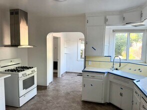 2823 F St in Sacramento, CA - Building Photo - Building Photo