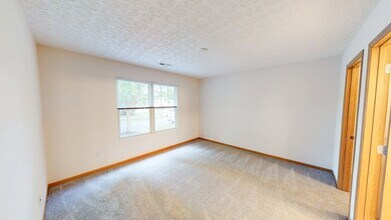 5704 Galveston Dr in Columbus, OH - Building Photo - Building Photo