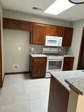 2605 Briarcliff Dr in Moore, OK - Building Photo - Building Photo