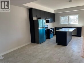 26 Trailside Dr in Haldimand, ON - Building Photo - Building Photo