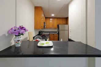 2213 S Braeswood Blvd in Houston, TX - Building Photo - Building Photo