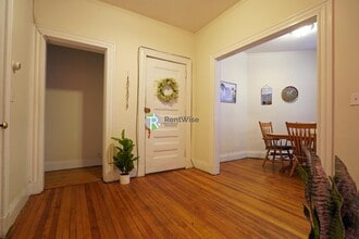 72 Gardner St, Unit D1 in Boston, MA - Foto de edificio - Building Photo