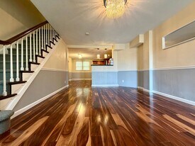 1668 E Walnut Ln in Philadelphia, PA - Building Photo