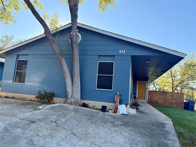 511 Central Ave in Elgin, TX - Building Photo - Building Photo