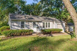 7036 Hunter St in Raytown, MO - Building Photo