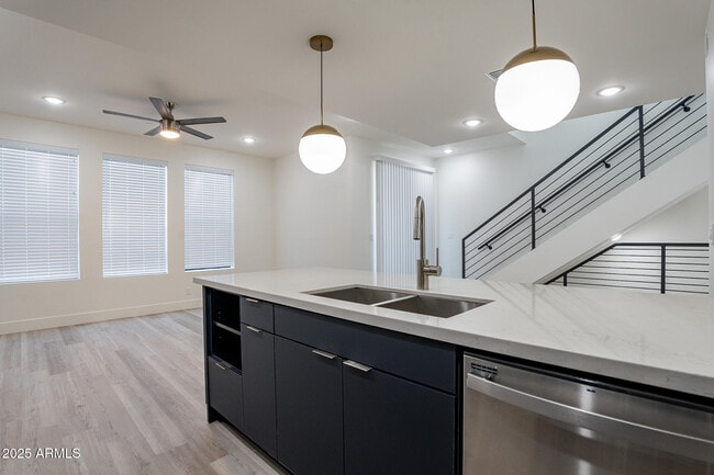 250 S Roosevelt St in Tempe, AZ - Building Photo - Building Photo