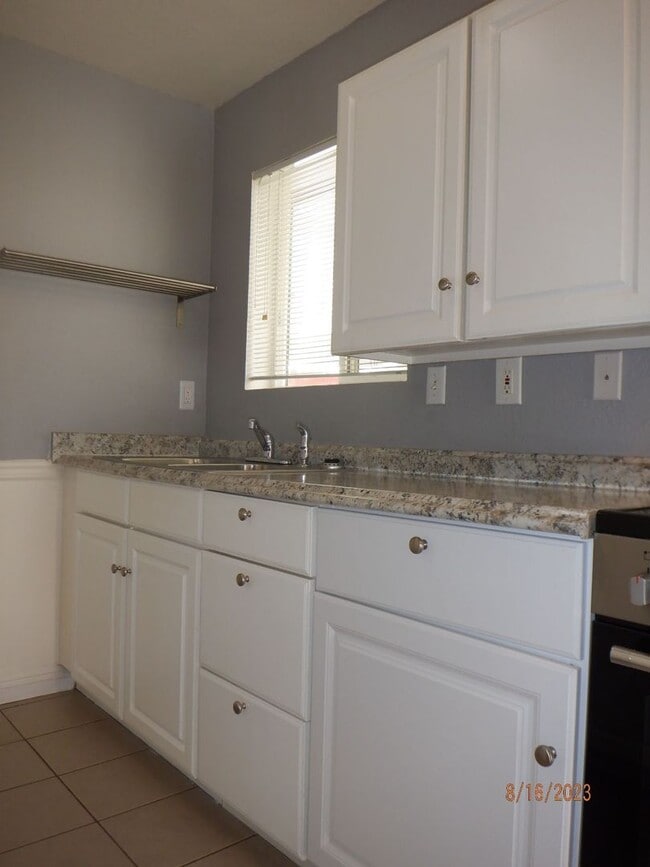 22924 Clover Spring Pl in Tehachapi, CA - Building Photo - Building Photo