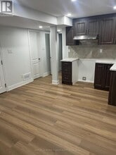 3532 Southwick St in Mississauga, ON - Building Photo - Building Photo