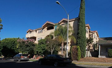 Residential Condominium in Burbank, CA - Building Photo - Building Photo