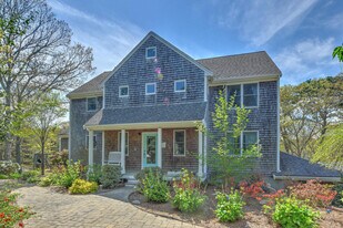 28 Parsons Ln in Falmouth, MA - Building Photo