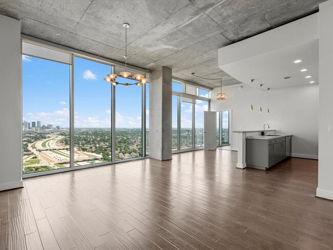5925 Almeda Rd in Houston, TX - Building Photo - Building Photo