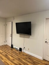 1310 Roxbury Dr, Unit 201 in Los Angeles, CA - Building Photo - Building Photo