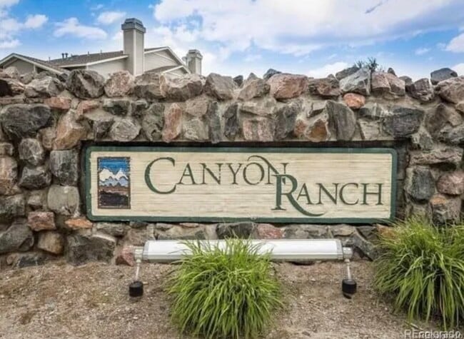 8438 Thunder Ridge Way, Unit 201 in Highlands Ranch, CO - Foto de edificio - Building Photo
