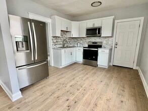 328 Helmholz Ave in Waukegan, IL - Building Photo - Building Photo