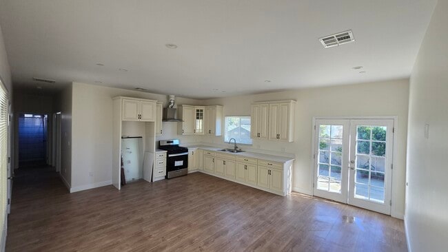 6504 Tujunga Ave in North Hollywood, CA - Building Photo - Building Photo