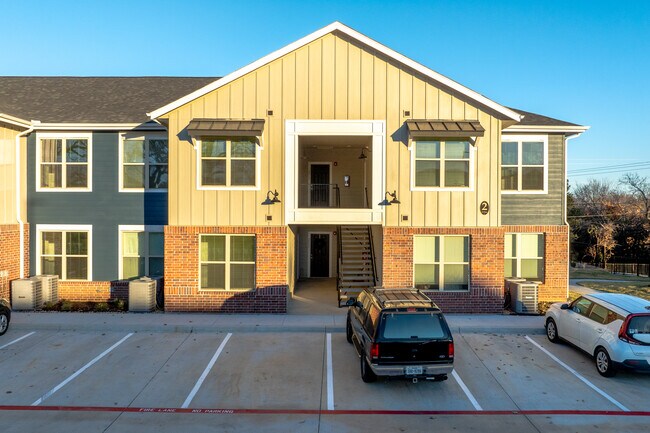 Kara Mingo in Denton, TX - Foto de edificio - Building Photo