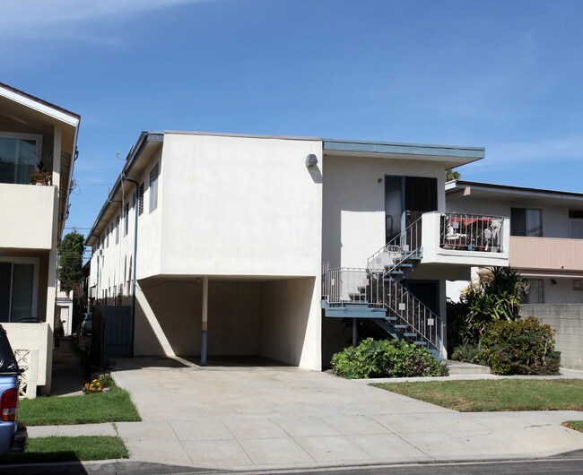1641 Granville Ave in Los Angeles, CA - Foto de edificio - Building Photo