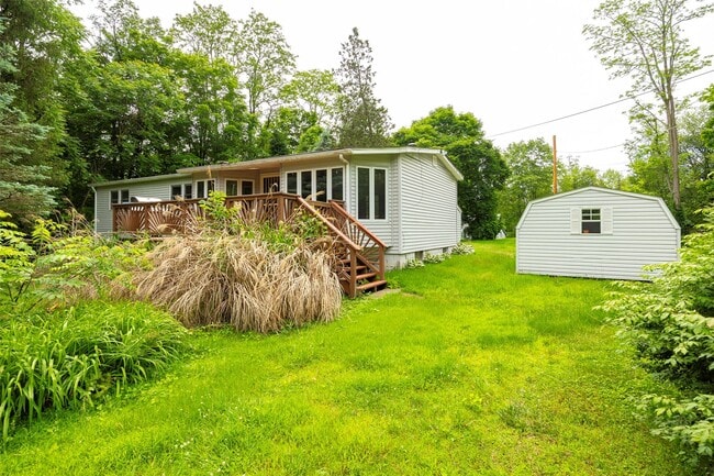 property at 1503 NY-9G